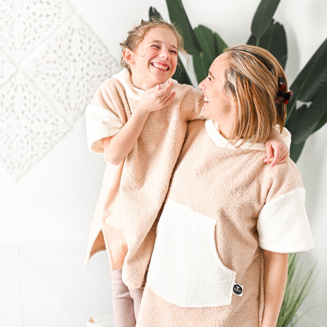 Poncho sans poche // sable et ivoire // 7-9, 10-12 ans et adulte